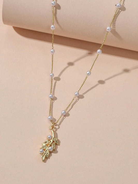 Pearl Gold Leaf Pendant Necklace