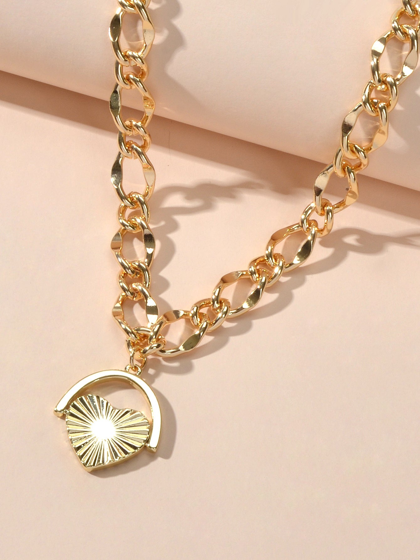 Thick Gold Chain Heart Statement Necklace-3